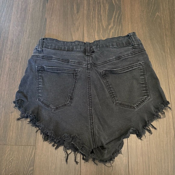 KanCan Black Cutoff Fringe Raw Hem Booty Denim Jean Shorts Size W9 / 28 - Picture 2 of 3